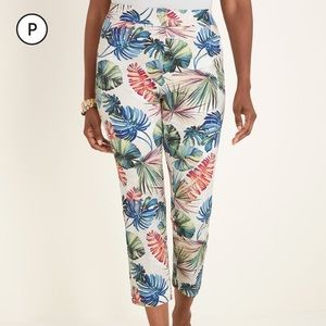 Secret Stretch Petite Palm-Print Straight-Leg Crops